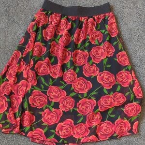 LulaRoe Lola Floral Red Rose Women's Skirt Size Small